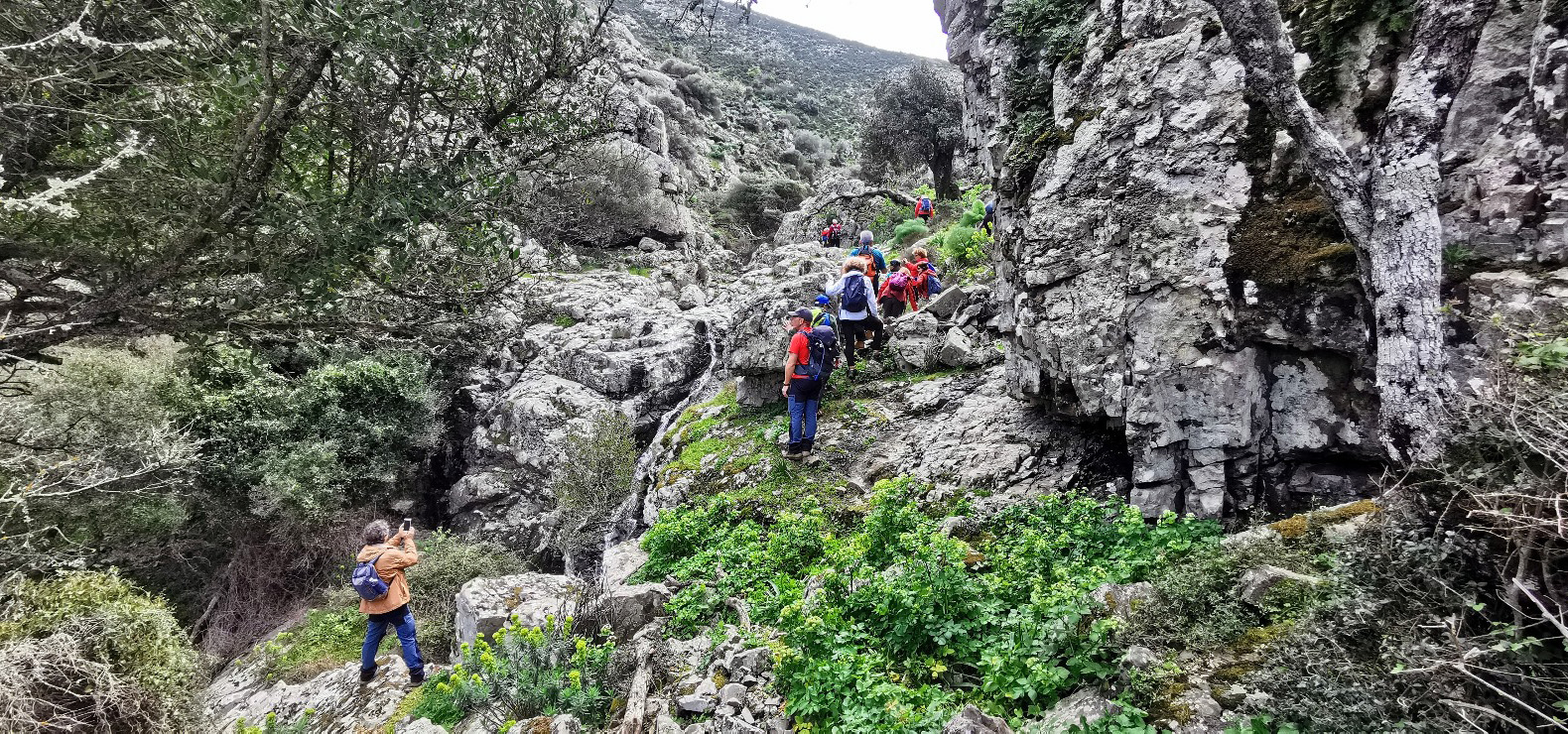 escursione archeologia nuragica falesie