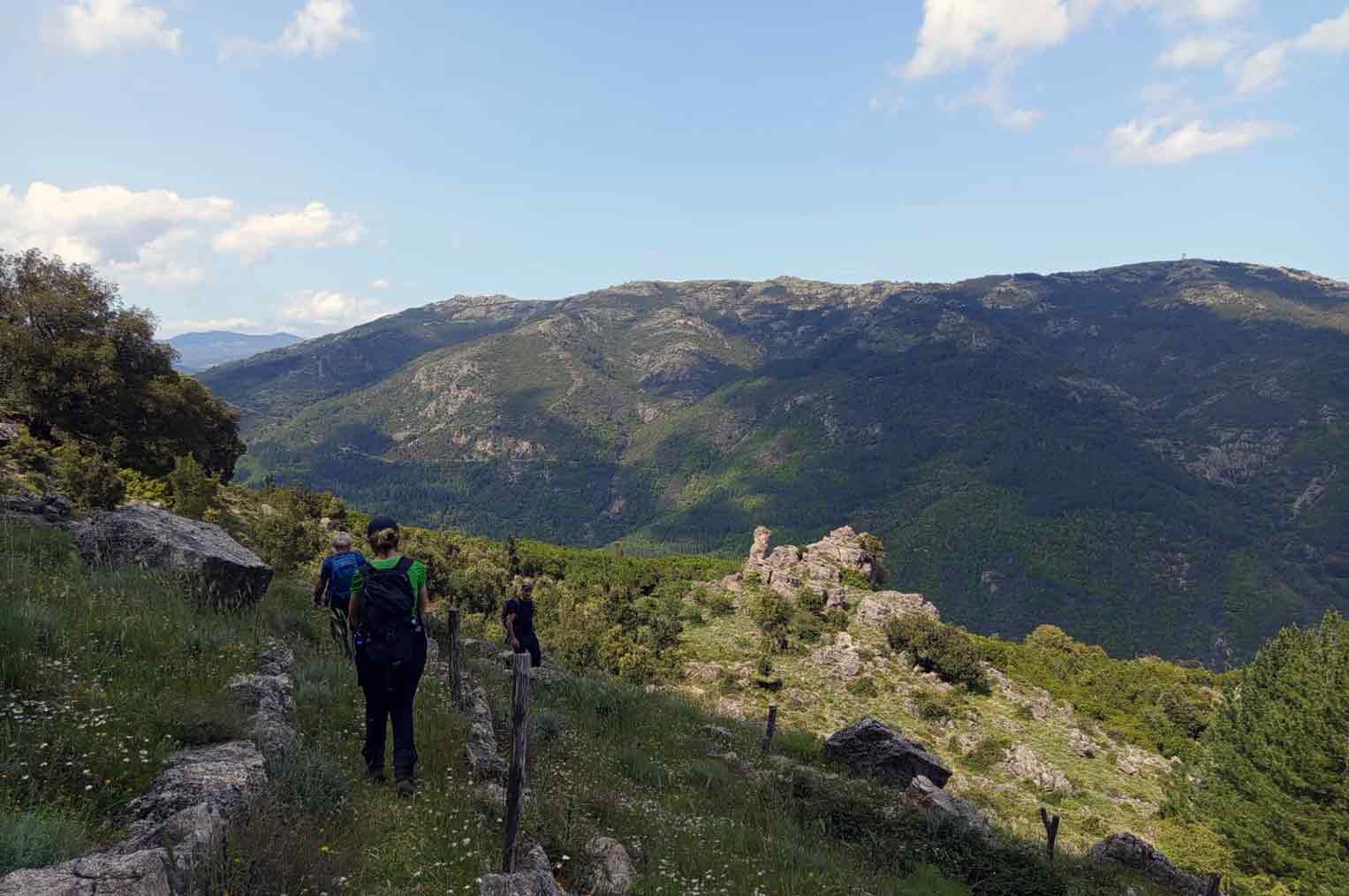 Escursione Il sentiero delle Aquile - Gairo (NU) Escursione Il sentiero delle Aquile - Gairo (NU)